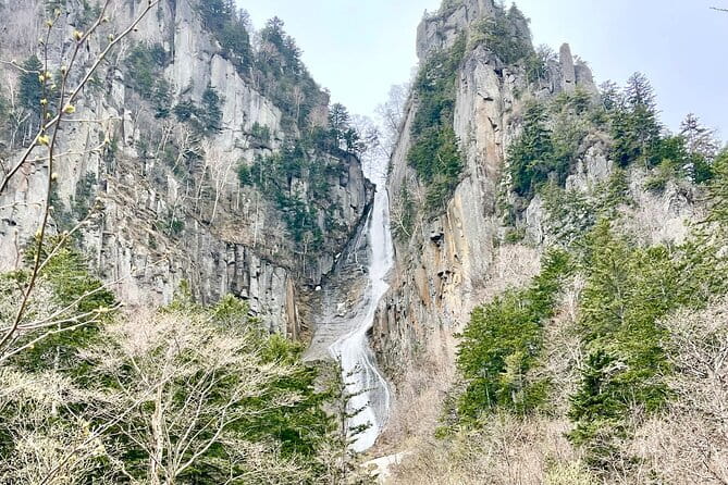 Sounkyo Gorge Autumn Leaves Ice Pavilion Day Tour by Private Car - Tour Overview and Pricing