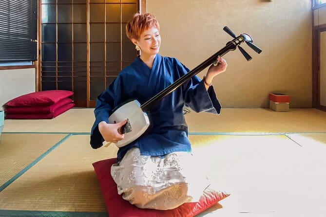 Shamisen Experience in Kyoto 【Private】 - Refreshments and Souvenir