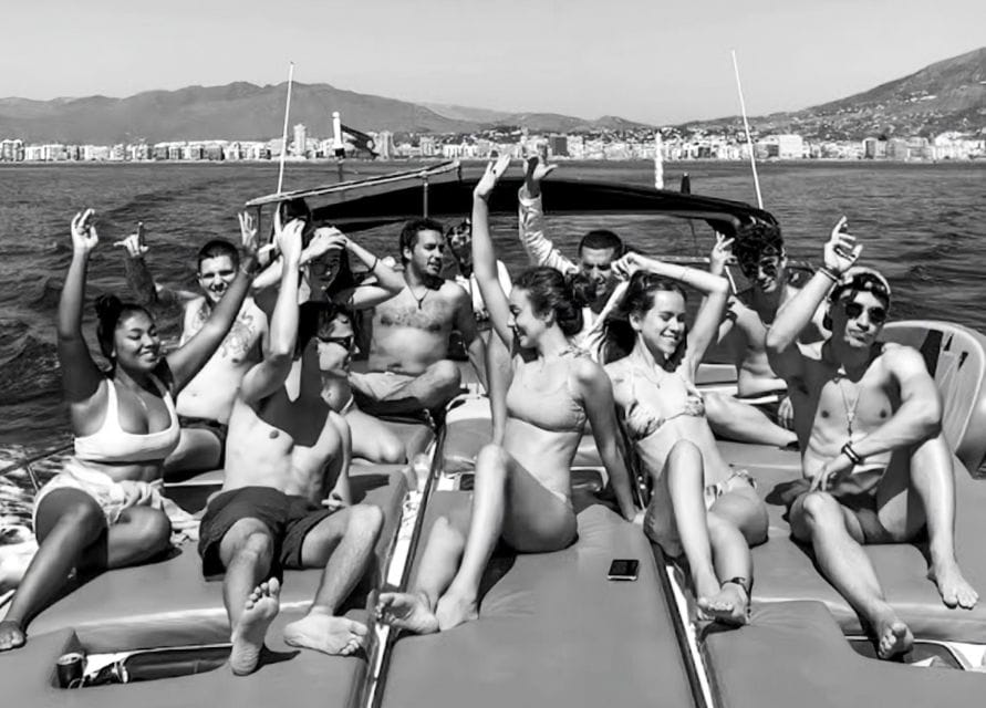 Fuengirola: Dolphin Watching by Yacht With Snacks and Drinks - Activity Overview