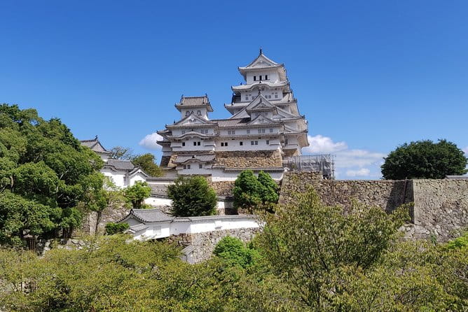Half-Day Himeji Castle Town Bike Tour With Lunch