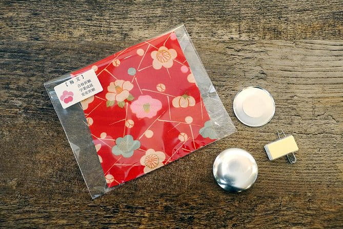 Make Unique Items With Kimono Fabric in a Café Kimono Fabric Badge (38MM)