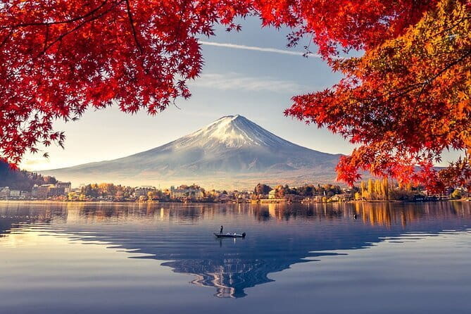 Mt. Fuji Tours to Lake Kawaguchi and Yamanaka Onse English Guide