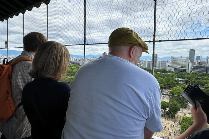 Osaka: Osaka Castle Tower Private Guided Tour in 90 Minutes