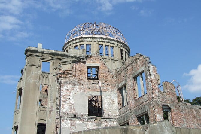 Private Hiroshima and Miyajima Tour With Local