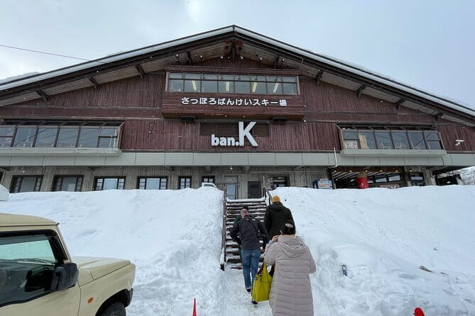 Sapporo Tour: Skiing & Snow Play Only 30 Min From the City Center