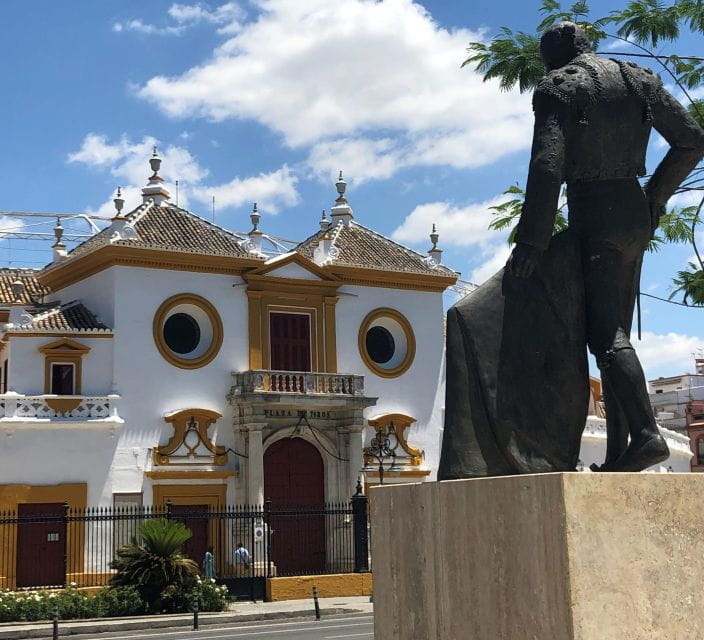 Seville: Guided Tour of the Bullring and Museum in Spanish