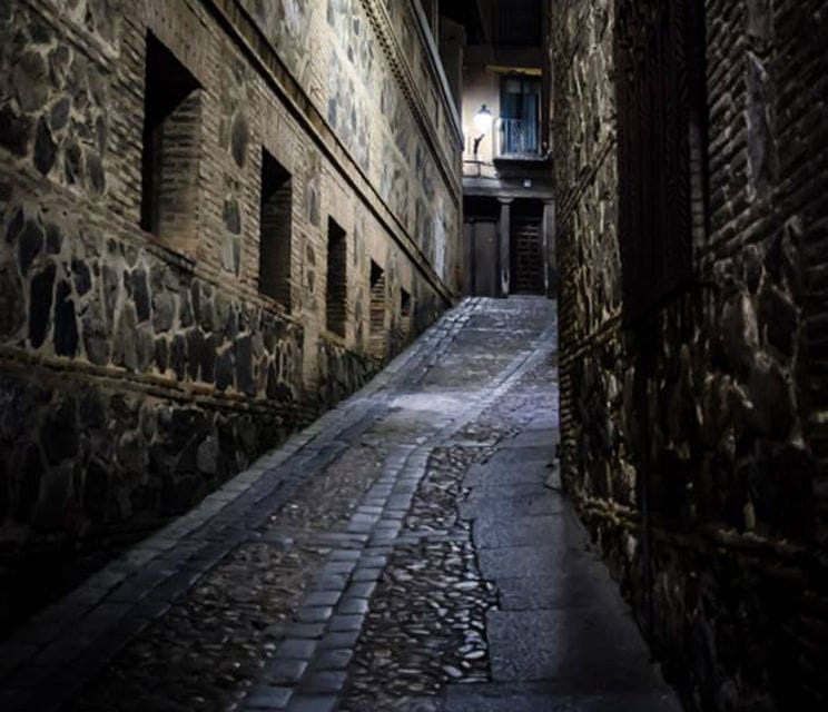 Toledo: Mysteries and Secrets Tour in Spanish - Tour Overview