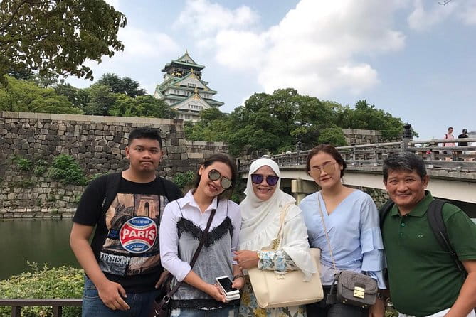 Vegetarian and Muslim Friendly Private Tour of Osaka