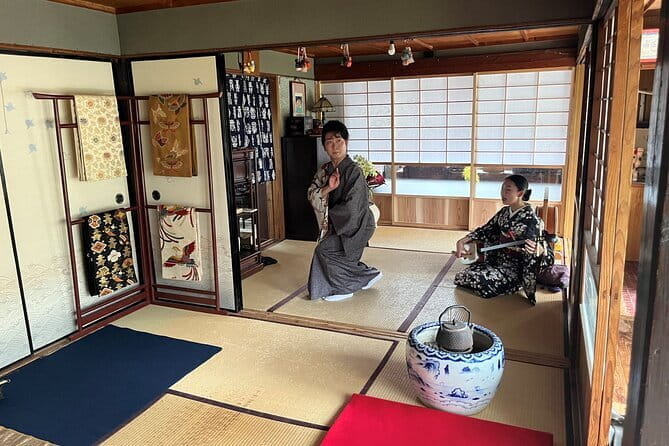 A Traditional Tatami Room Dance by Sumiyoshi Shachu Kagoshima - Meeting and Pickup Information