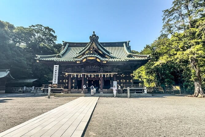 Bullet Train Experience & Mishima Shrine Private Tour From Tokyo - Exploring Rakujuen Park
