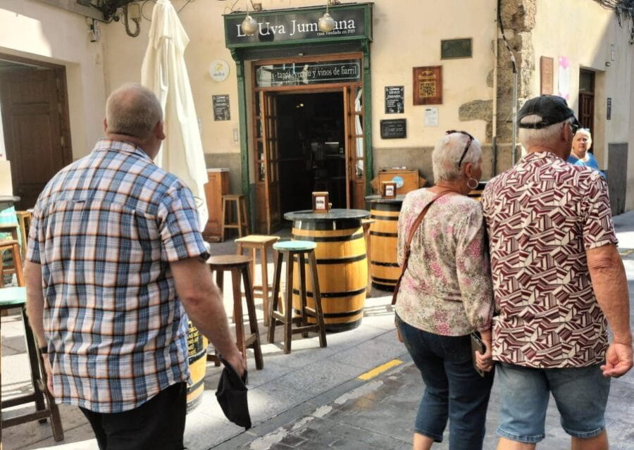Cartagena: Guided Walking Tour With Tapas and Drinks - Experience Highlights