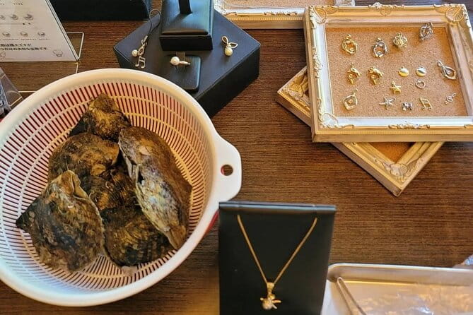 Experience Extracting Pearls From Akoya Oysters osaka - Key Points