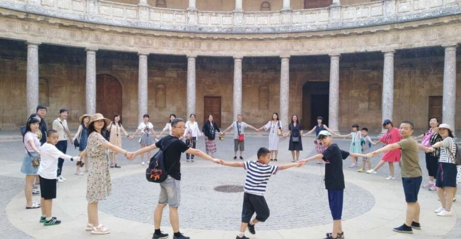 Granada: Alhambra, Nasrid Palaces, & Generalife Guided Tour - Itinerary and Experience