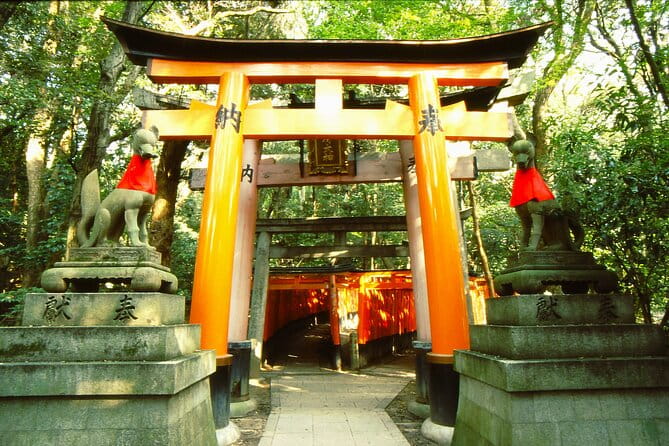 Private Fushimi Red Gates & Secret Bamboo Mountain Trekking Tour - Meeting and End Points