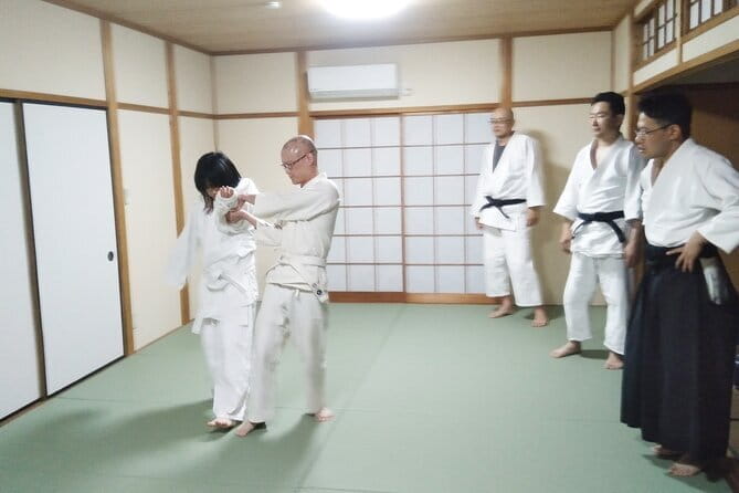 Private Japanese Martial Arts and Samurai Experience in Gifu - Mastering the Art of the Sword