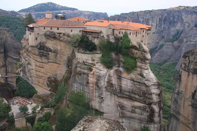 2 Day Award-Winning Private Tour to Delphi & Meteora from Athens - An Overnight Stay in Meteora – The Monasteries on the Rocks