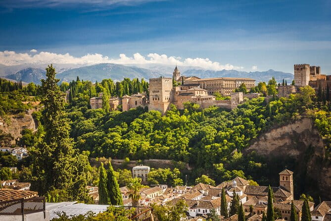 2-Hour Guided Tour of Alhambra Gardens and Alcazaba in Granada - Practical Tips and Considerations