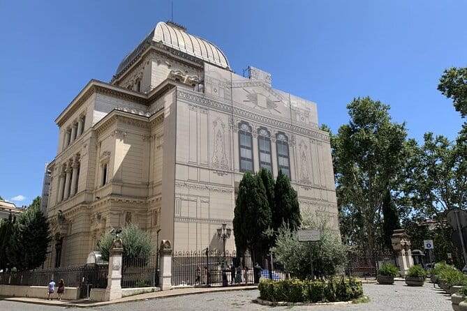 2 Hour Guided Walking Tour in Trastevere and Jewish Ghetto - The Jewish Ghetto: A Story of Resilience