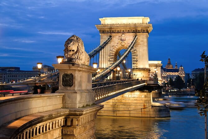 2-Hour Private Night Tour of Budapest - Who Is This Tour Best For?