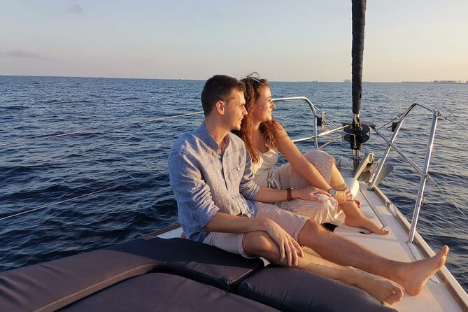 2 Hours Private sailing trip from Barcelona with open bar - The Experience in Detail