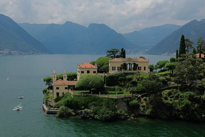 4-hour catamaran tour on Lake Como - In-Depth Review of the 4-Hour Catamaran Tour on Lake Como