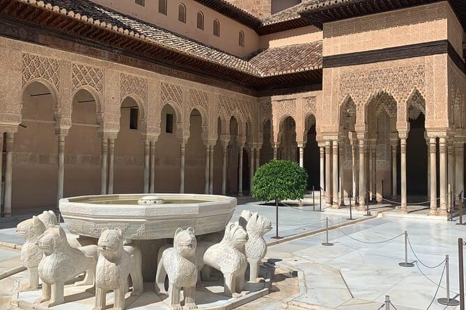 Alhambra: complete guided tour with Nasrid Palaces tickets - FAQ