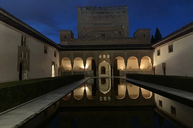 Alhambra: Night Visit to Nasrid Palaces - The Bottom Line