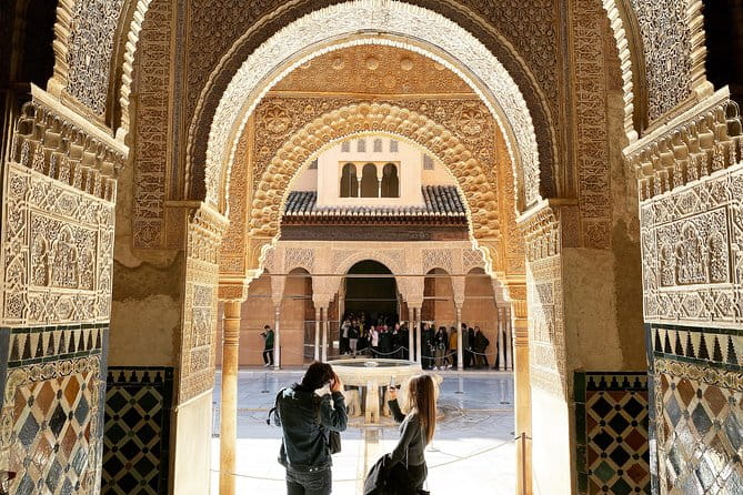 Alhambra Private Tour with Skip-the-line-tickets - FAQ