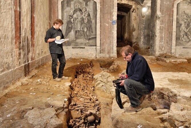 Archeological Crypt Visit with an Archeologist and River Cruise - FAQs