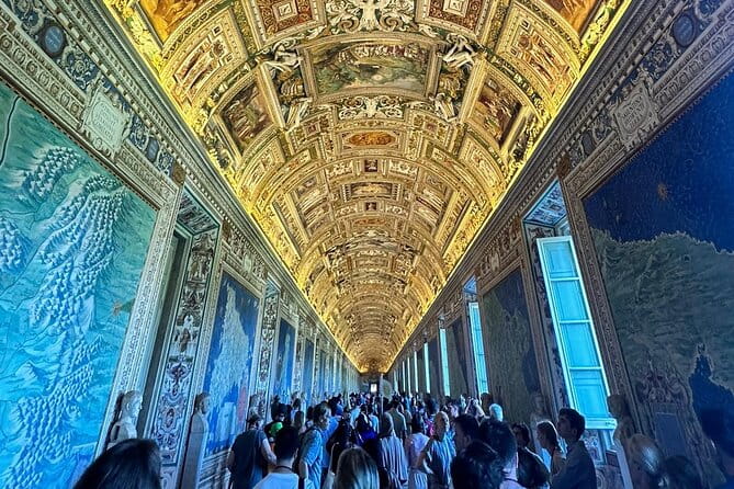 Audio guide in Vatican Museums and Sistine Chapel - The Sistine Chapel: A Must-See Marvel