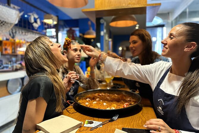 Authentic Paella in Madrid: A Hands-On Class with Tapas & Sangria - Tasting and Sharing: The Heart of the Experience