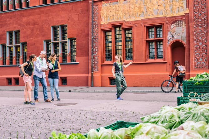 Basel Foxtrail Yellow - Breaking Down the Trail: A Step-by-Step Look