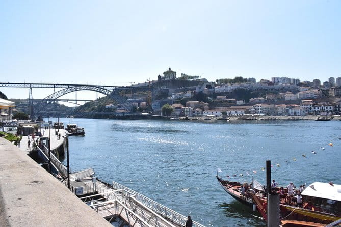 Be a local in Porto - One day private tour from Lisbon - Exploring Porto through a private lens