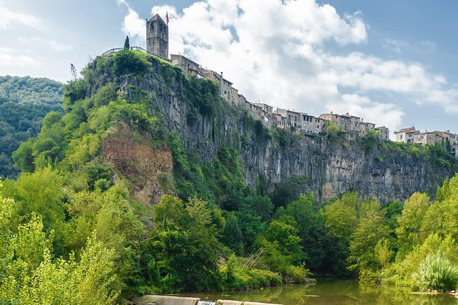 Besalú, Banyoles Lake & Volcanic Castellfollit from Girona - Medieval Charm in Besalú: Stepping Back in Time