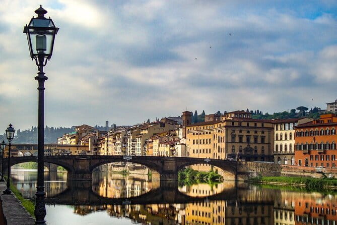 Best Of Florence: 2.5 hours Audio Guided Walking Tour with Host - Exploring the Itinerary in Detail