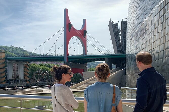 Bilbao Guggenheim Museum Private Tour with Official Tour Guide 100% Personalised - Entering The Guggenheim Bilbao: What to Expect