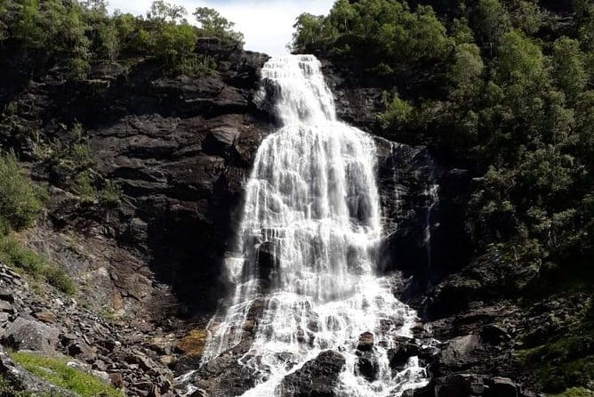 Bride's Veil and Steinsdalsfossen waterfalls with sceneries of Hardanger Fjord - Practical Considerations
