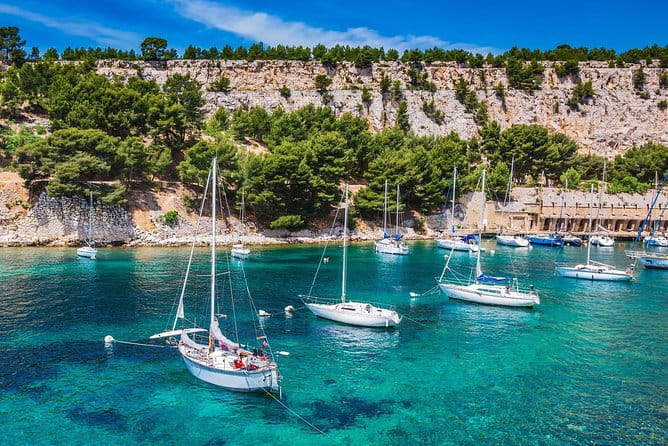 Calanques of Cassis, Aix-en-Provence & Wine Tasting Private Tour - Exploring Cassis and Its Coastal Charm