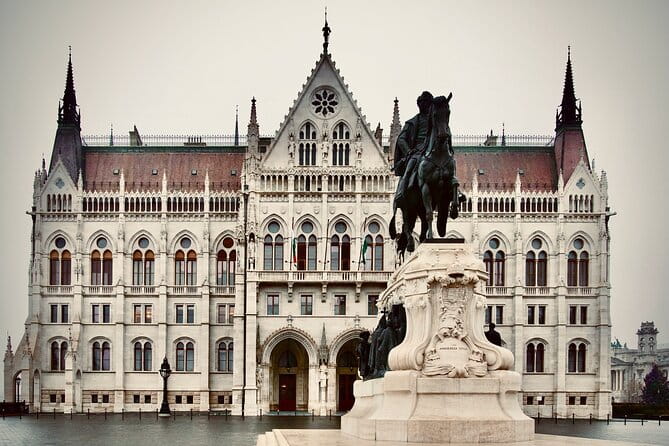 Capital Budapest - Half Day Private Tour (4hr) - The Sum Up