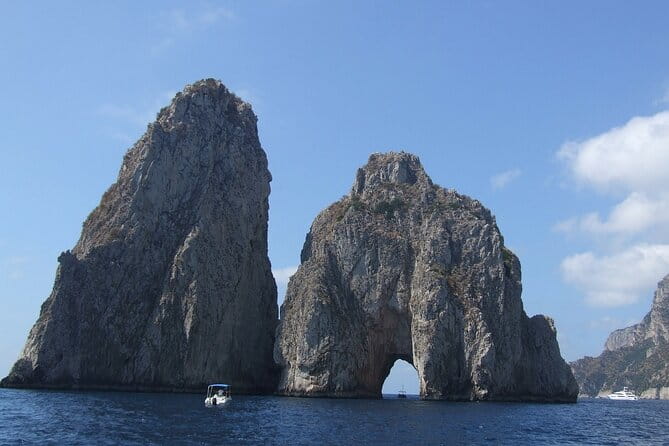 Capri Full-Day Small-Group Boat Tour from Sorrento - Cruising Past the Iconic I Faraglioni Rocks
