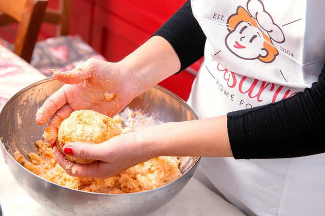 Cesarine: Home Cooking Class & Meal with a Local in Catania - What to Expect From the Itinerary