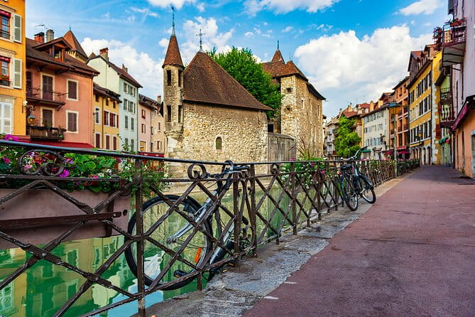 City Game Annecy and the shadow of the sword - Exploring Annecy’s Highlights with a Playful Twist
