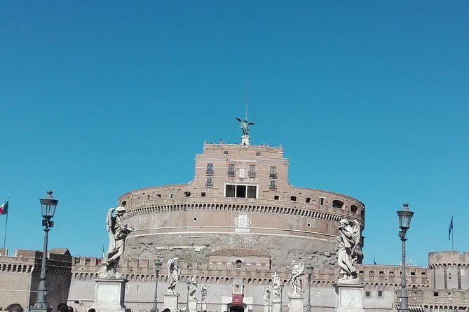 City walk through Spanish steps, Trevi fountain, Pantheon, Navona, Angel Castle - Who Will Benefit Most?