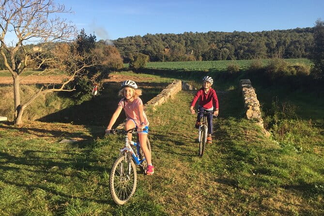 Cycling in the Green Ways and Country Roads of Girona - Who will love this experience?