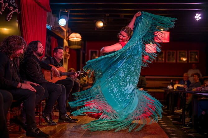 Dinner and Show flamenco in the Albayzin Granada - Who Will Love This Experience?