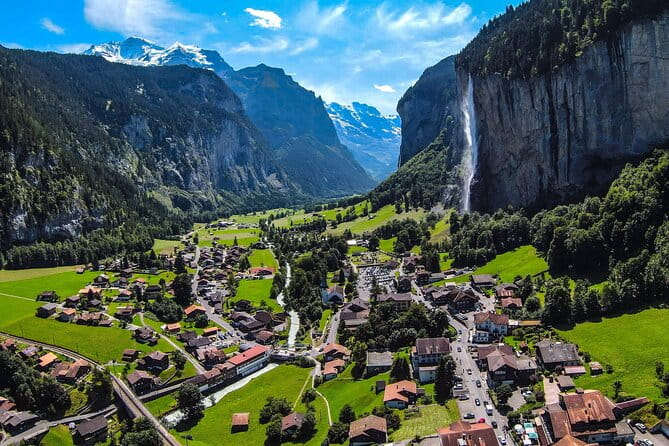 Discover Lauterbrunnen with CHEESE & CHOCOLATE - The Highlight: Trümmelbach Falls