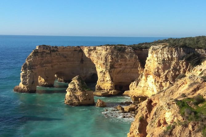 Discover The Algarve Region and The Local Gastronomy - A Deep Dive into the Algarve Experience