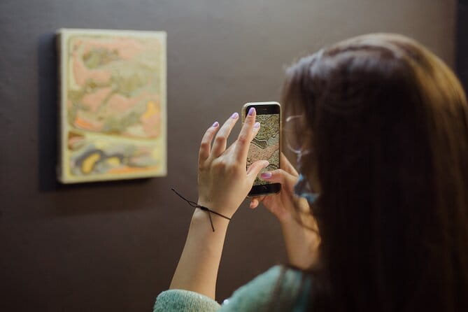 Discover the local art scene with ArtCrawl - The Experience: What You Can Expect