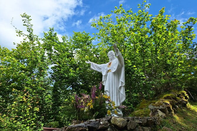 Discover the village of San Sebastian De Garabandal- small groups - Price and Value Analysis