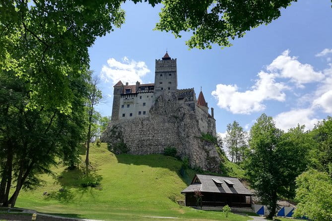Dracula Private Tour - Visiting Sinaia Monastery and Its Charm